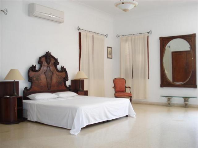 bedroom for rent in Havana